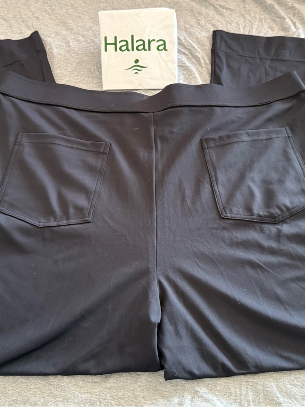 HALARA Black High-Rise Button-Front Leggings with Front Pockets - Picture 4 of 4